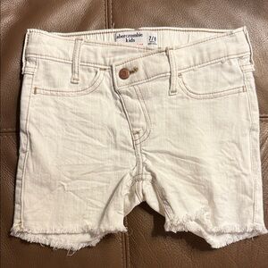 Abercrombie Kids Girls White Shorts 7-8 years